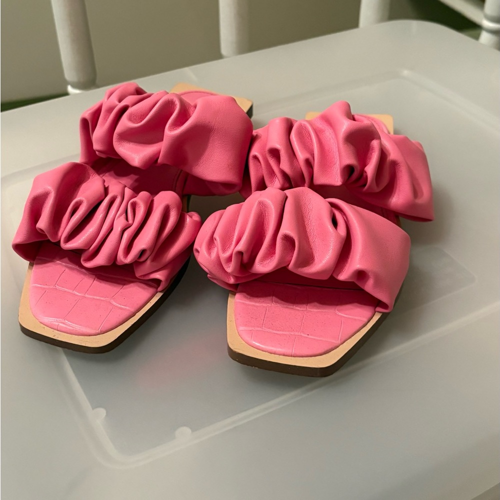 Circus by Sam Edelman pink slide sandals